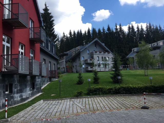 Resort 302 Харачов Екстериор снимка